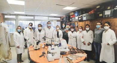 equipe-atelier-insertion-couture-dame-a-la-licorne