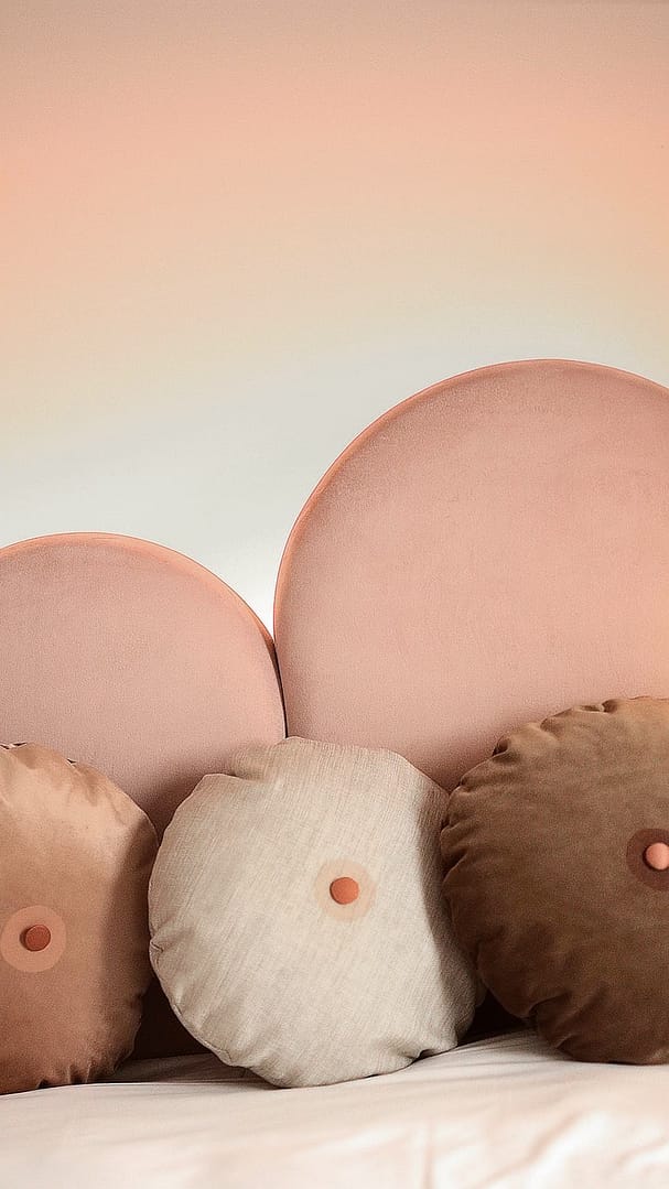 Cousseins
Coussin #serielimitee #decorationecoresponsable
 #madeinfrance🇫🇷 
#artisane
Septembre semaine 3 La série
 #schopeditions