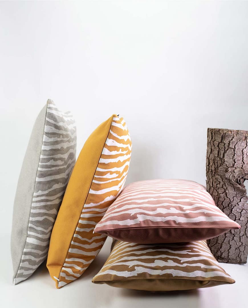 Schop_coussin ecorce_rose satin sérigraphie