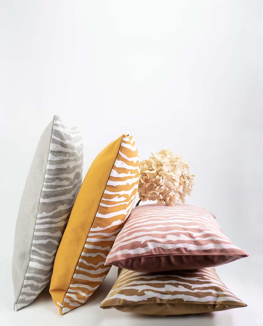 Schop_coussin ecorce_rose satin sérigraphie